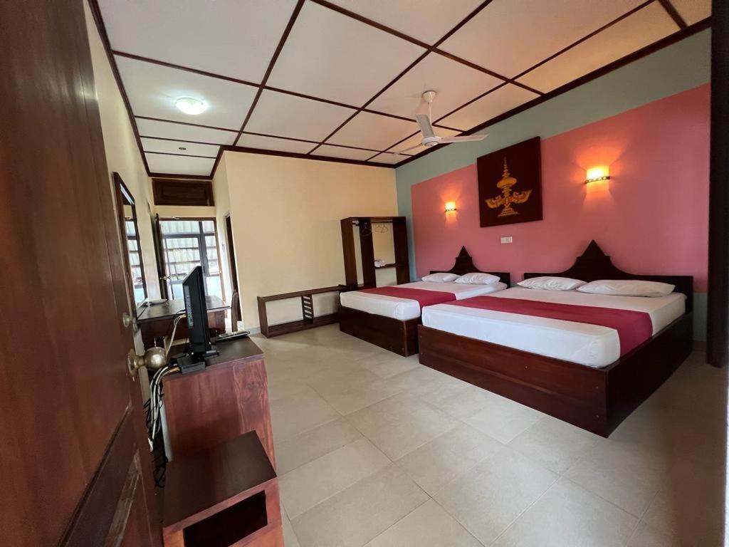 The Triangle Hotel Анурадхапура Номер фото